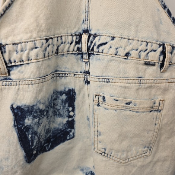 Hot Kiss Acid Washed Distressed Denim Overall Shorts Size 11 Y2K‎ 90's Inspired - Picture 7 of 9